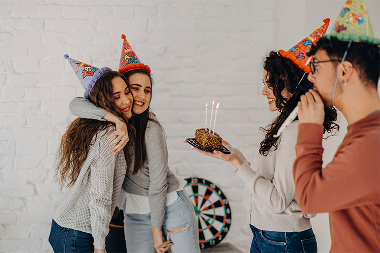 HERE'S A GUIDE FOR YOU TO THROW A MIND BLOWING BIRTHDAY PARTY