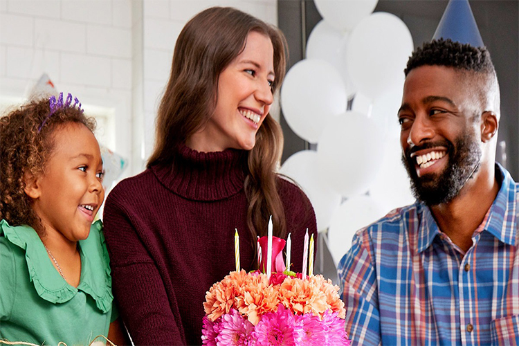 HERE'S A GUIDE FOR YOU TO THROW A MIND BLOWING BIRTHDAY PARTY
