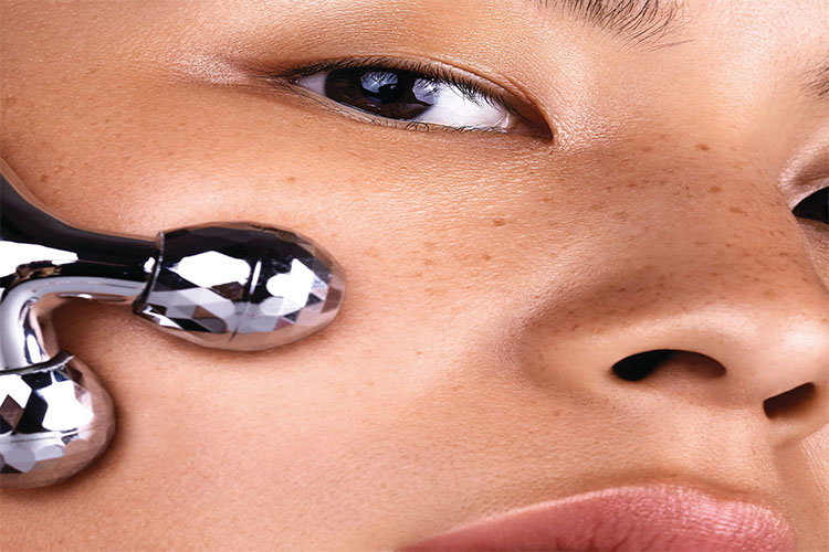 Benefits of using face roller on skin